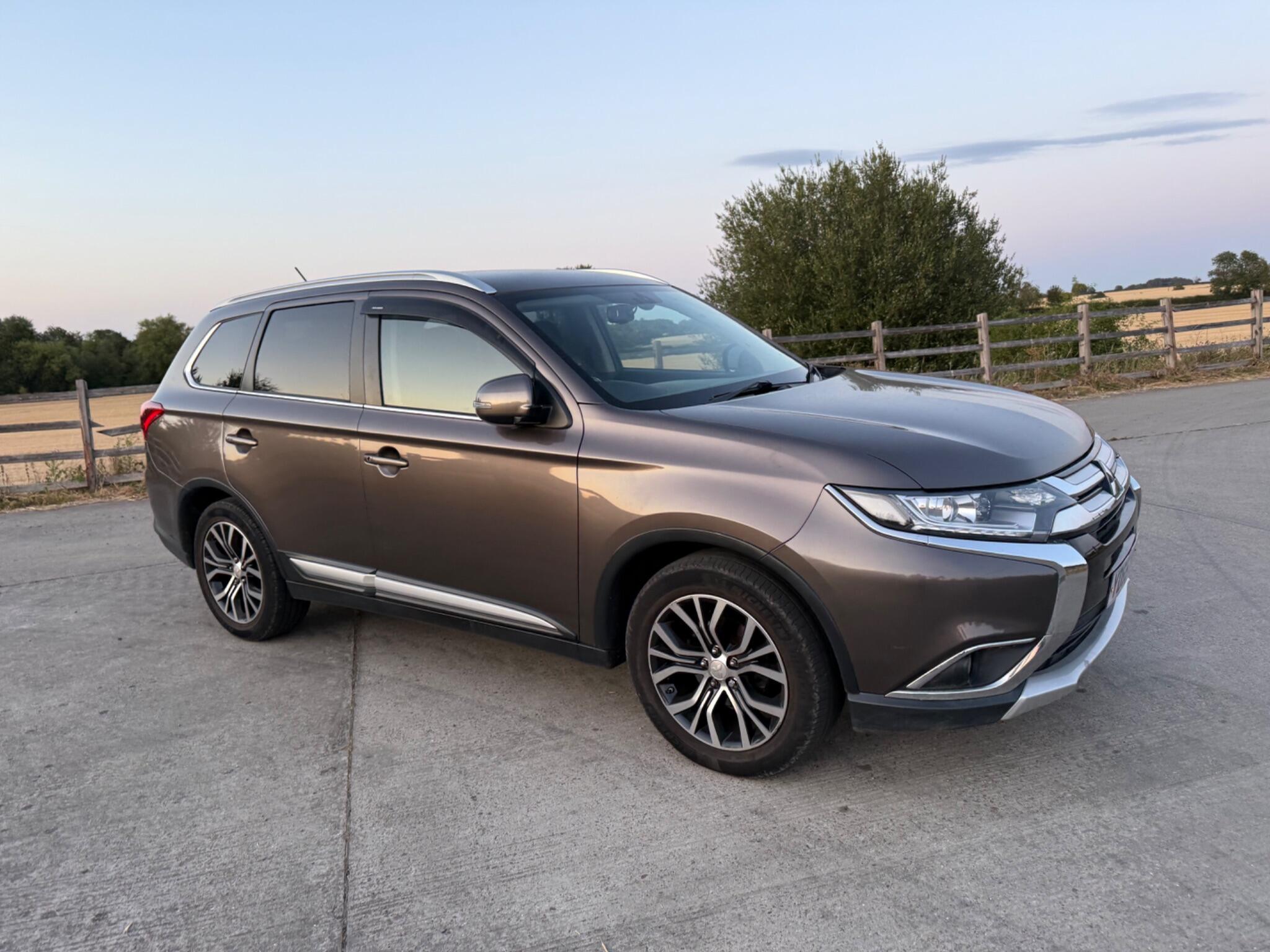 Mitsubishi Outlander 2.2 DI-D GX3 SUV 5dr Diesel Manual 4WD Euro 6 (s/s) (147 ps) — photo 46 of 90